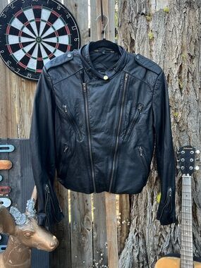 Rare Vintage 80’s Bruno Giovanni Leather Zipper Jacket